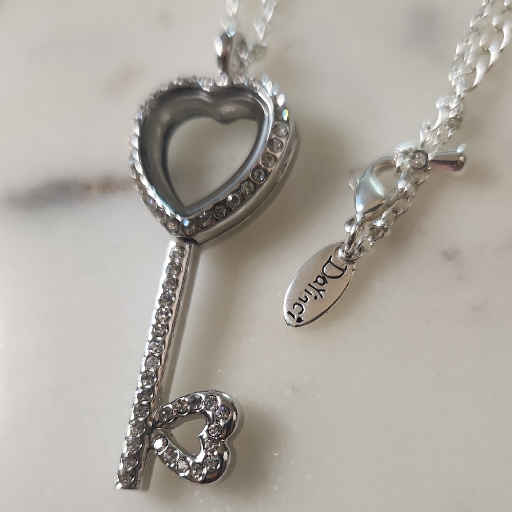 DaVinci Silvertone Heart Key Pendant Necklace